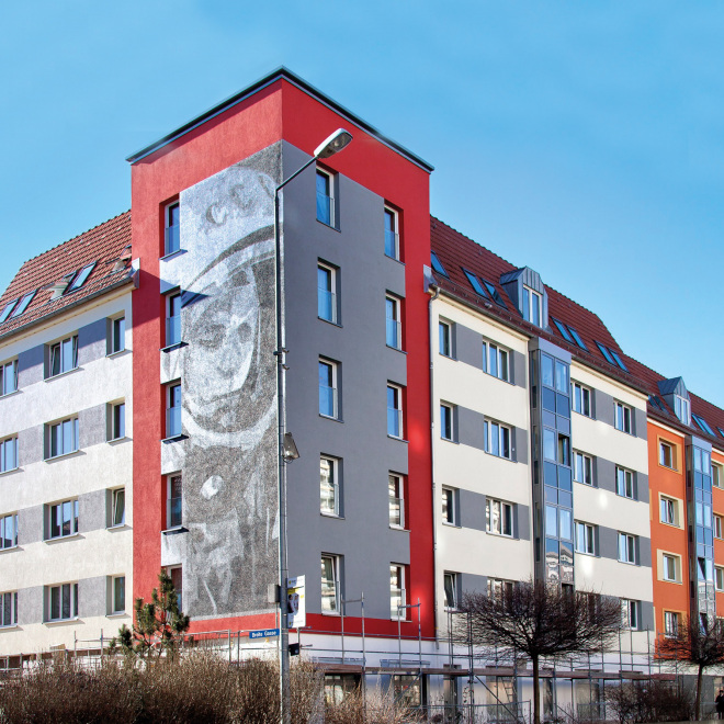 Förderung der Modernisierung und Instandsetzung von Mietwohnungen (im Bild: ein frisch saniertes Haus am Juri-Gagarin-Ring in Erfurt)