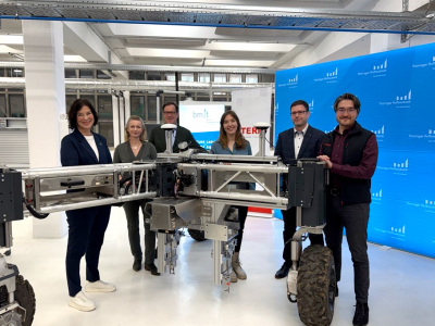 v.l.: Wirtschaftsministerin Colette-Boos-John (TMWWLR), Katja Butzmann (b-mt), Matthias Wierlacher (TAB), Martha Wenzel, Dr. Marc Hänel, Fabian Rösler (E-Terry) v.l.: Wirtschaftsministerin Colette-Boos-John (TMWWLR), Katja Butzmann (b-mt), Matthias Wierlacher (TAB), Martha Wenzel, Dr. Marc Hänel, Fabian Rösler (E-Terry)