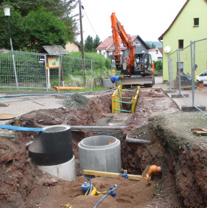 Förderung von Vorhaben der Abwasserentsorgung (im Bild: eine Baustelle mit Abwasserkanälen)